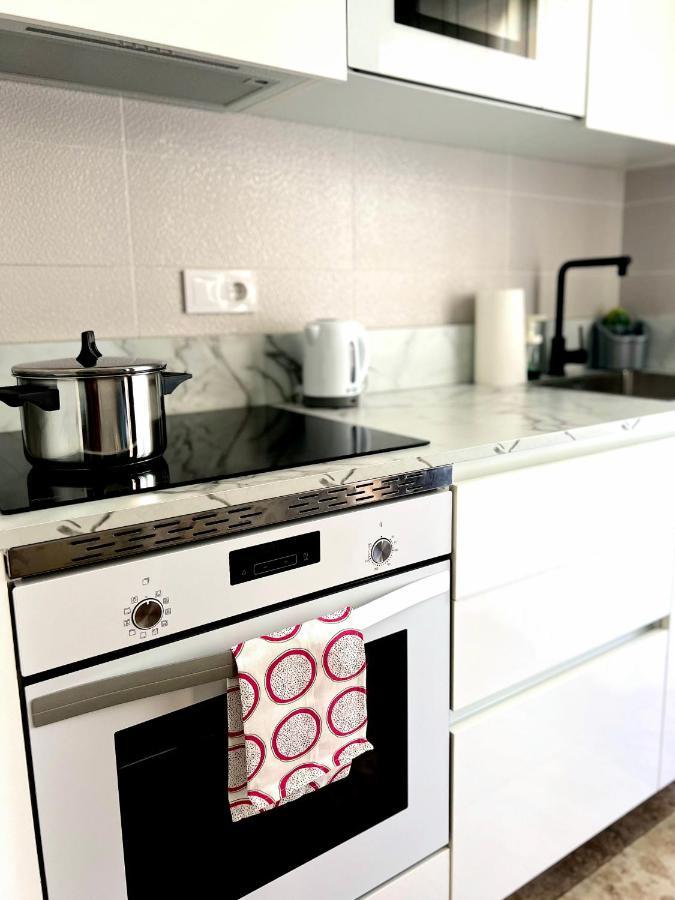 Cosy, New In Apartment